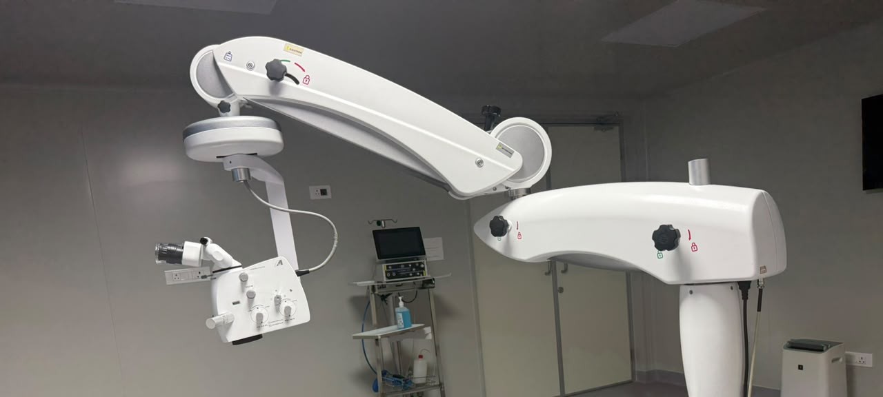 Zeiss Lumera i operating microscope used in PhacoART surgical training